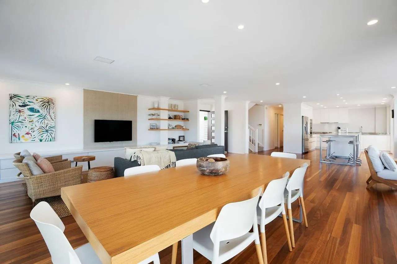 The White House - Spectacular Ocean Views, Wifi, Central Coolum Coolum Beach