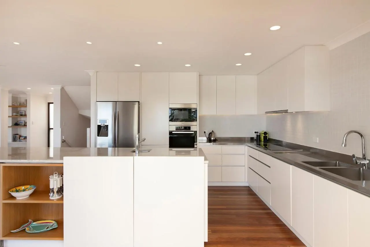 The White House - Spectacular Ocean Views, Wifi, Central Coolum Coolum Beach 0*,