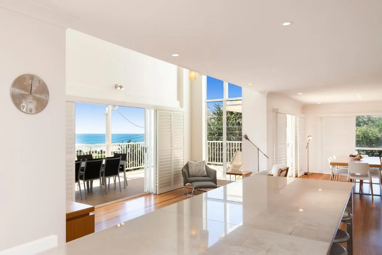 The White House - Spectacular Ocean Views, Wifi, Central Coolum Coolum Beach